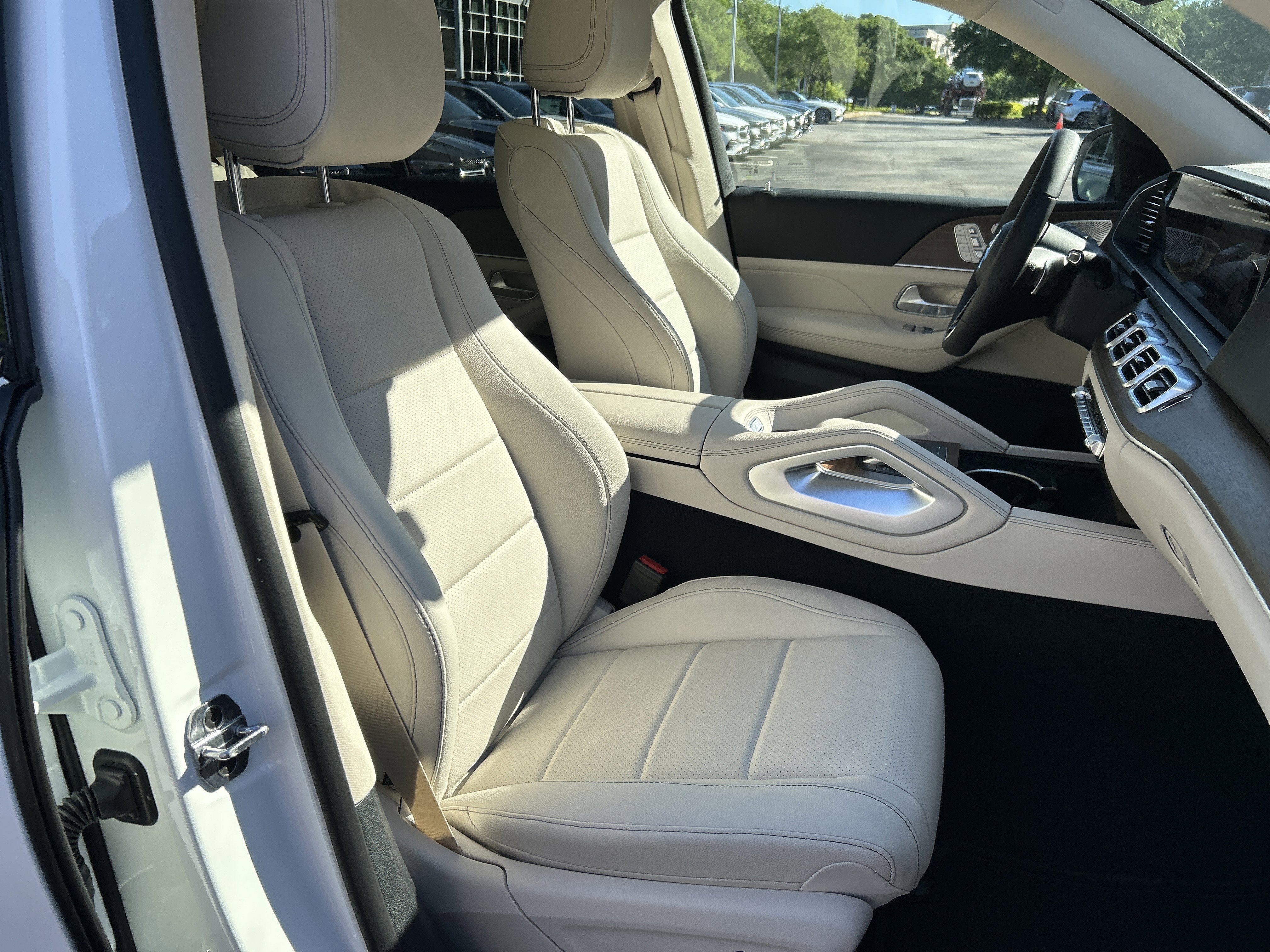 New 2026 Polar White Mercedes-Benz GLE 350 4MATIC® SUV image 44