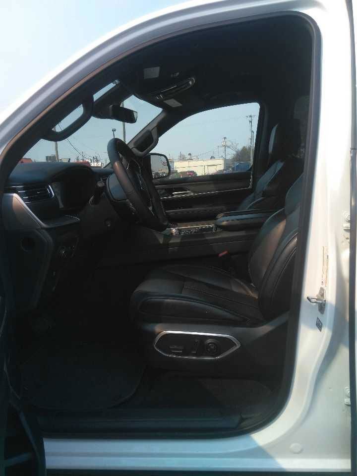 Used 2024 White Jeep Series II image 15