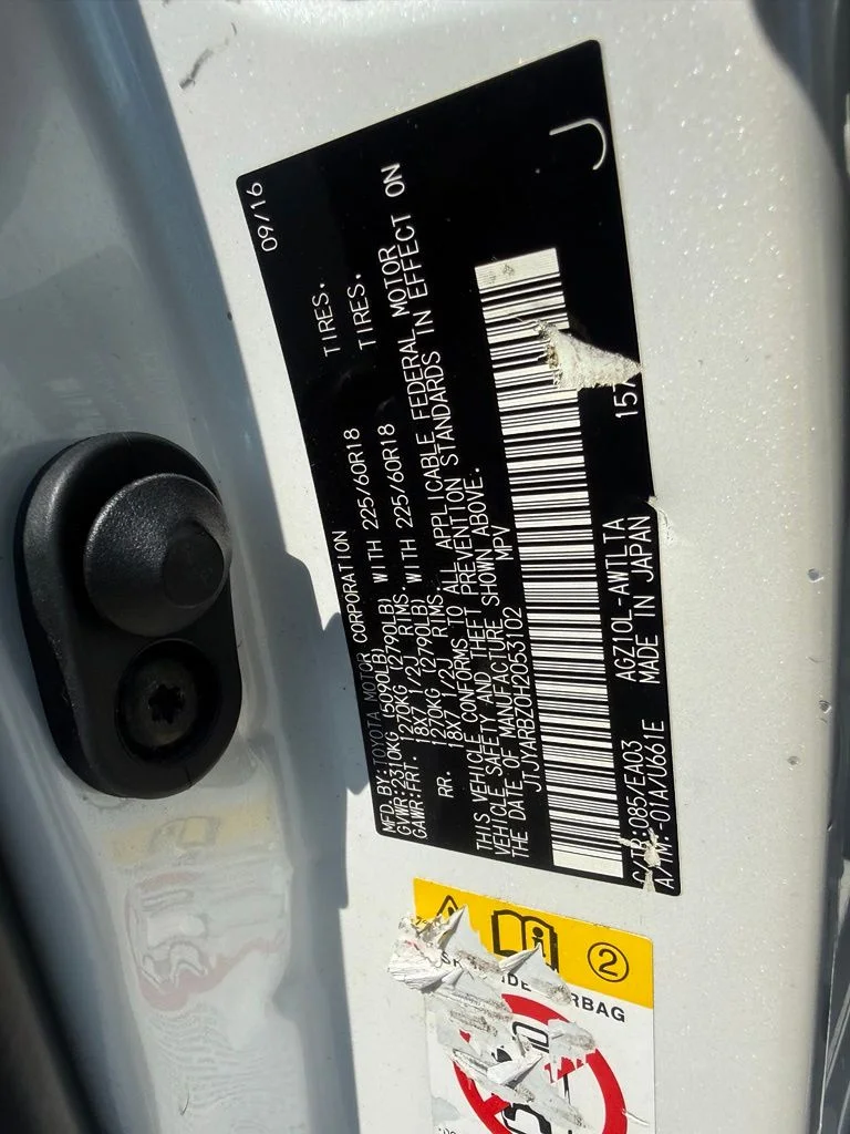 Used 2017 White Lexus 200t image 20