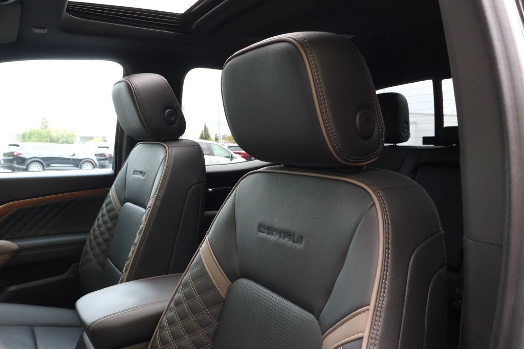 2025 GMC Canyon Denali - Photo 37