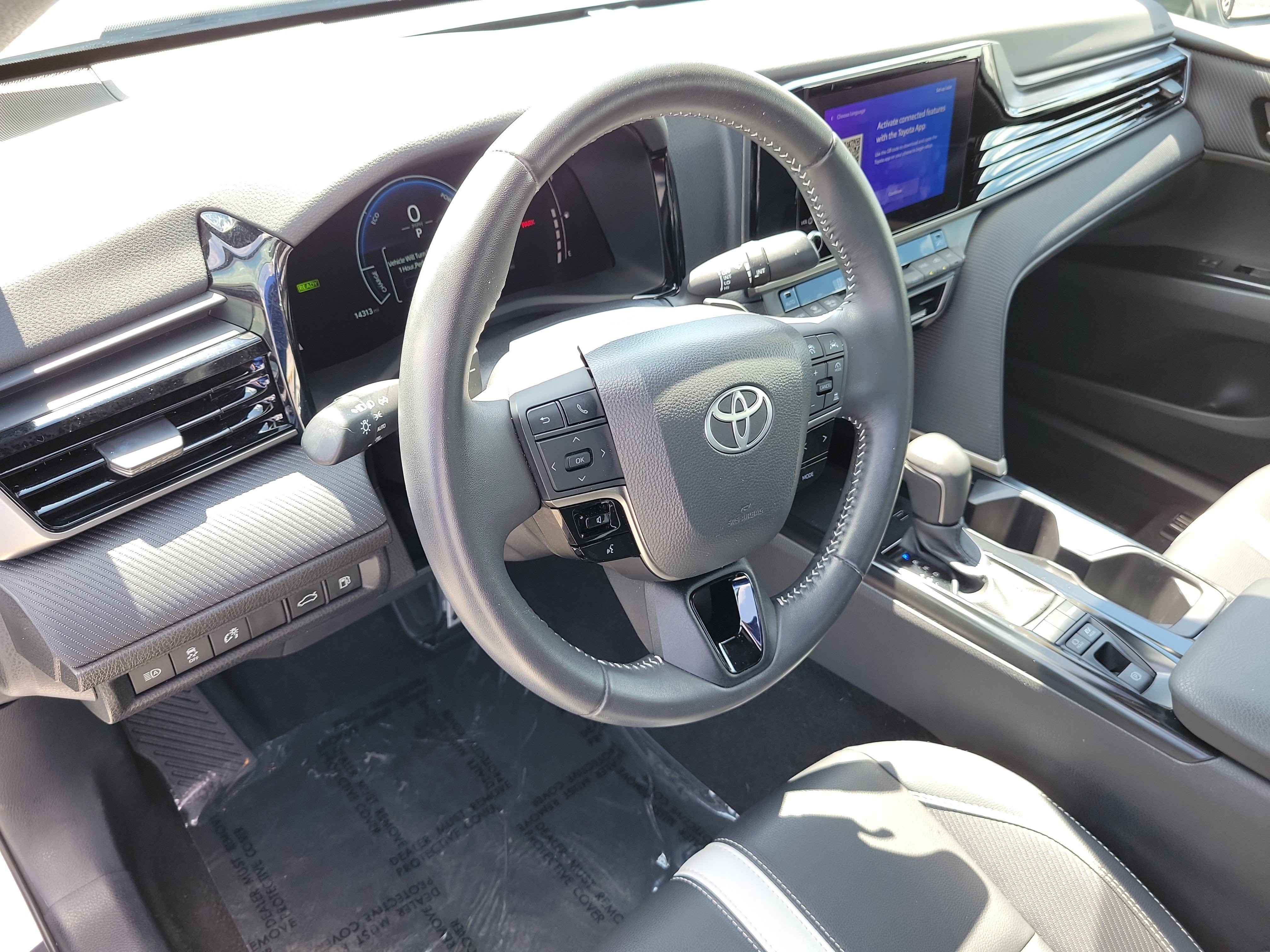 Used 2025 Ice Toyota SE image 22