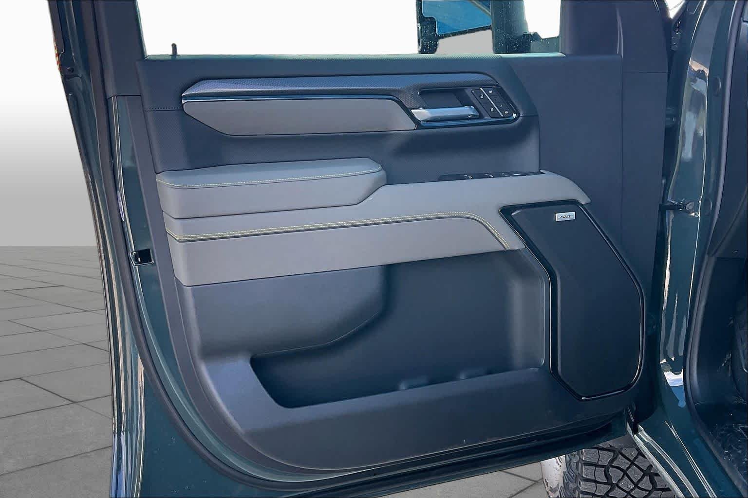 2026 Chevrolet Silverado 2500 HD ZR2 - Photo 10