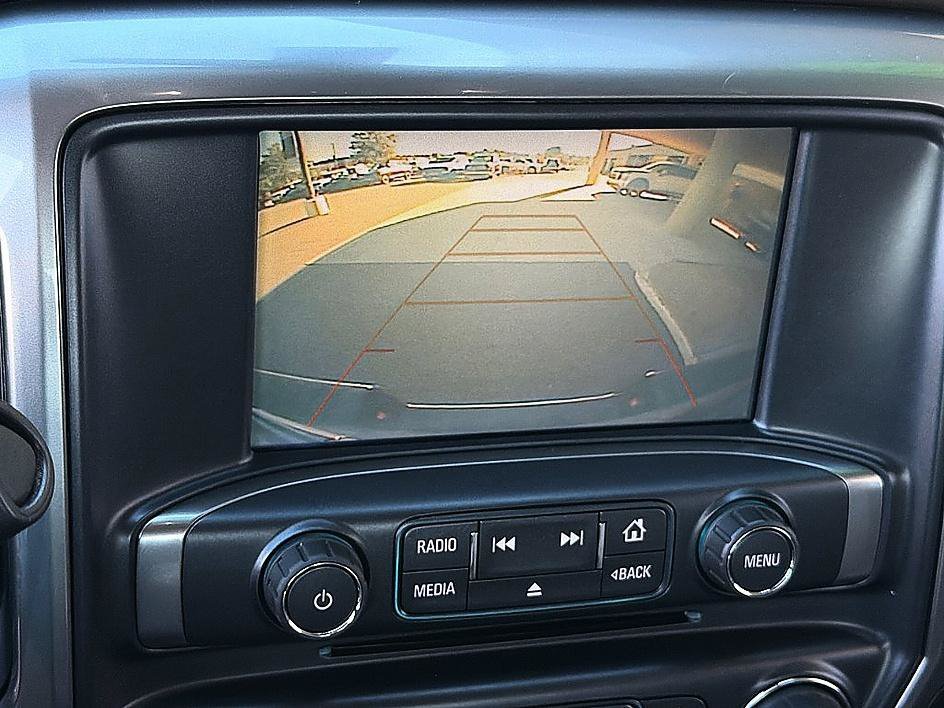 Used 2018 Deep Ocean Blue Metallic Chevrolet LT image 13