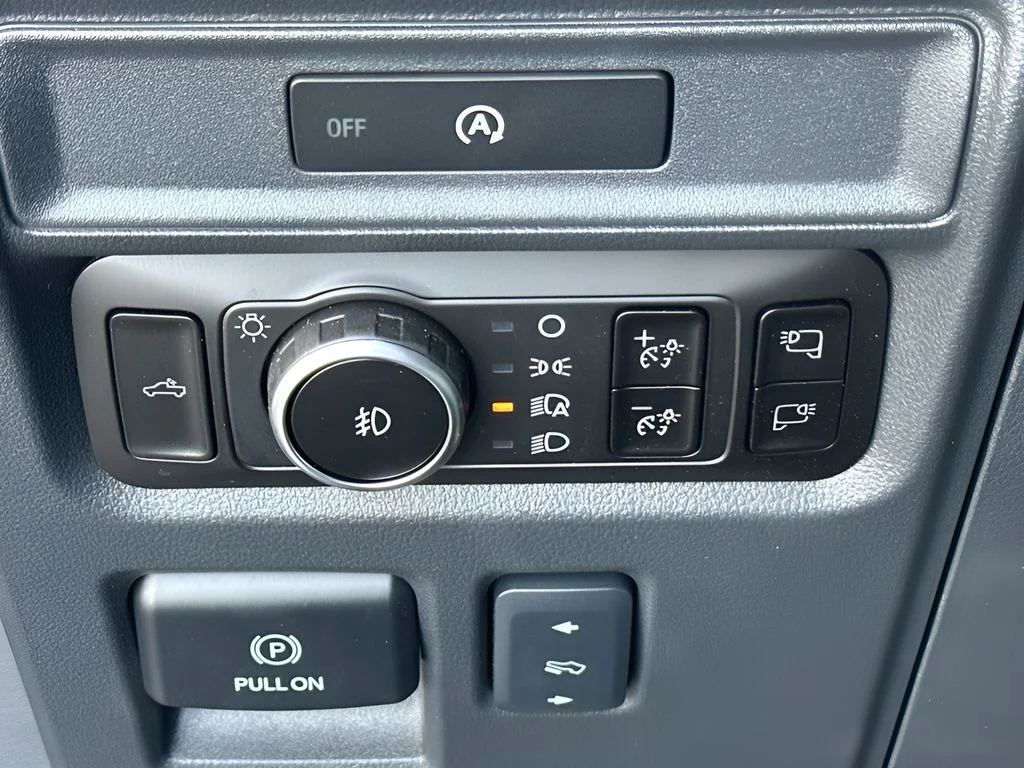 New 2025 Carbonized Gray Metallic Ford LARIAT image 30