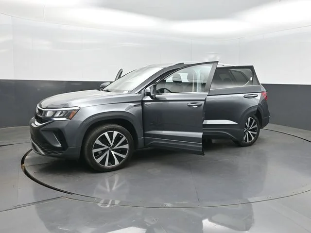 Used 2022 Gray Volkswagen 1.5T SE image 39