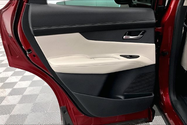 New 2025 Scarlet Ember Tintcoat/Super Black Nissan SL image 33