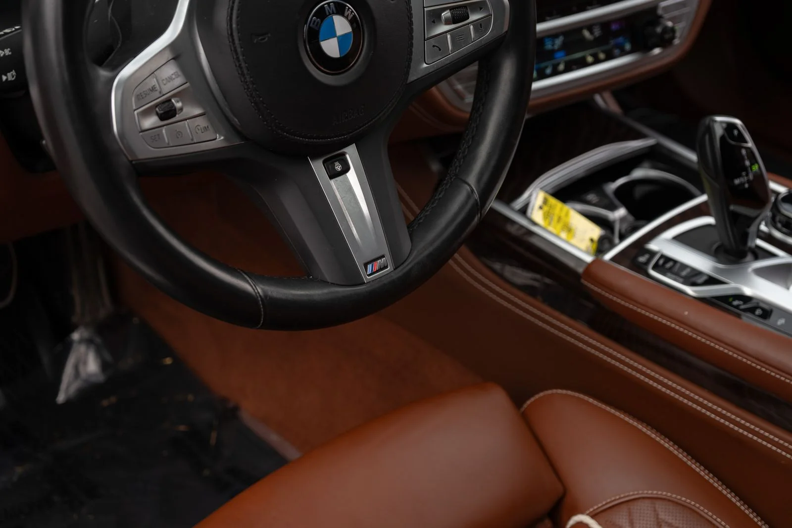 Used 2022 Gray BMW 750i xDrive image 24