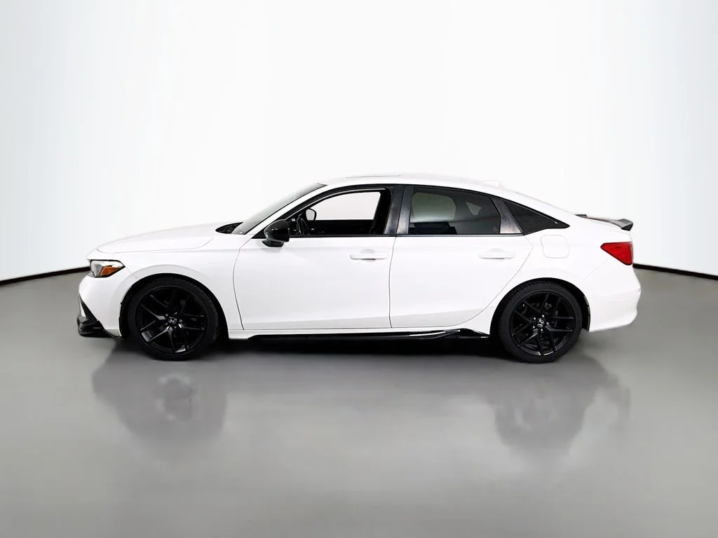 Used 2023 Platinum White Pearl Honda  image 9
