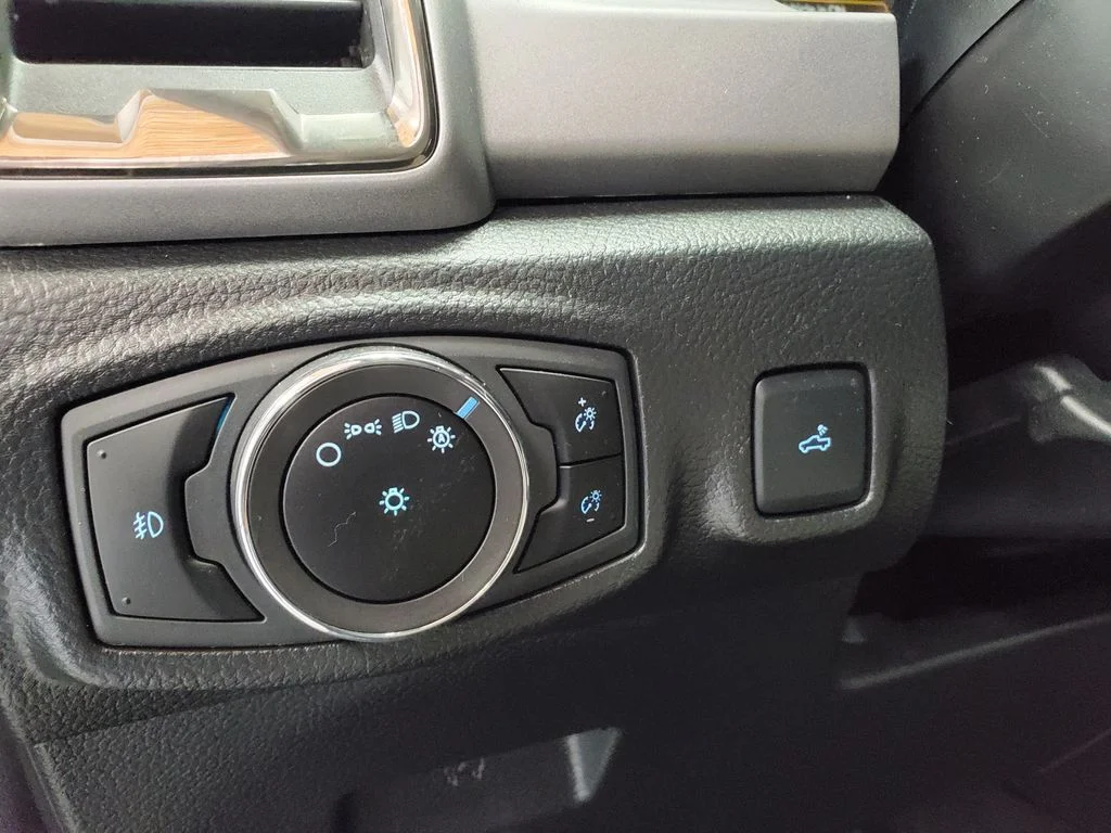 Used 2023 Black Ford XLT image 10