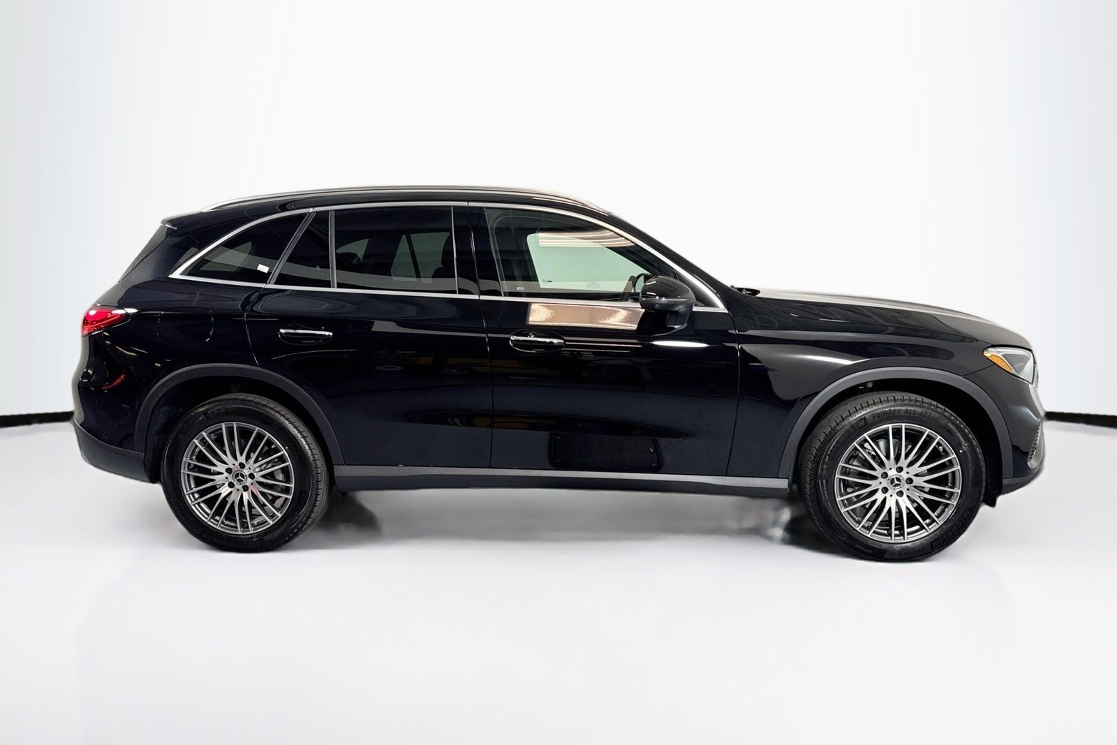 New 2026 Black Mercedes-Benz GLC 300 image 4