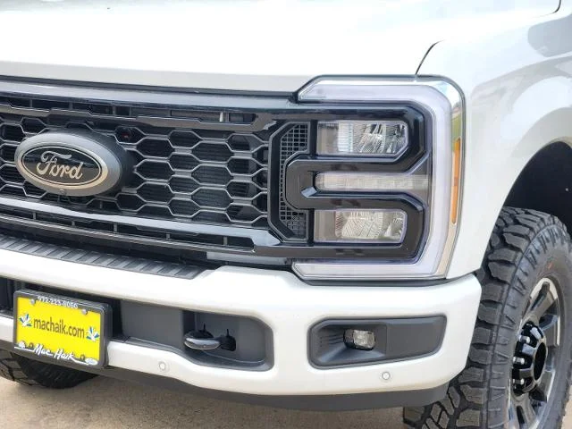 New 2026 Star White Metallic Tri-Coat Ford F-250® Lariat® image 28
