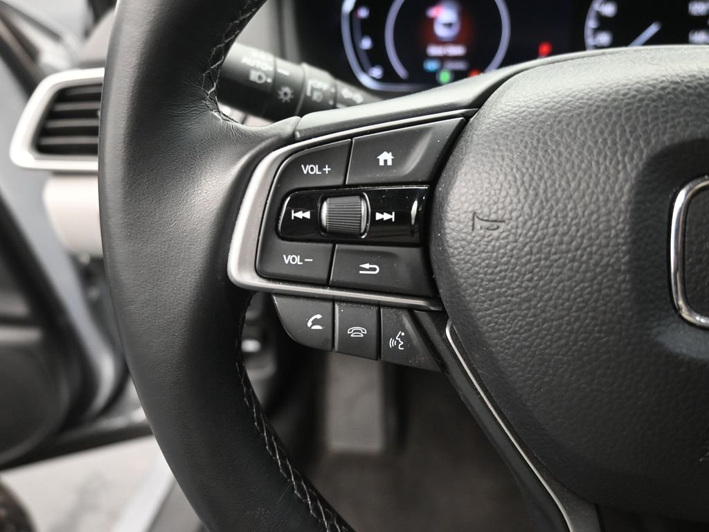 Used 2019 Silver Honda EX-L image 28