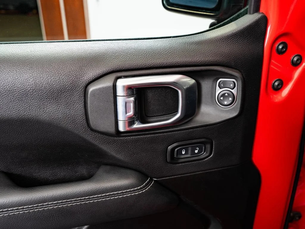 Used 2022 Firecracker Red Clearcoat Jeep Unlimited Sahara image 25
