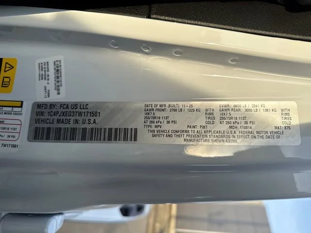 New 2026 Bright White Clear-Coat Exterior Paint Jeep Sahara image 16