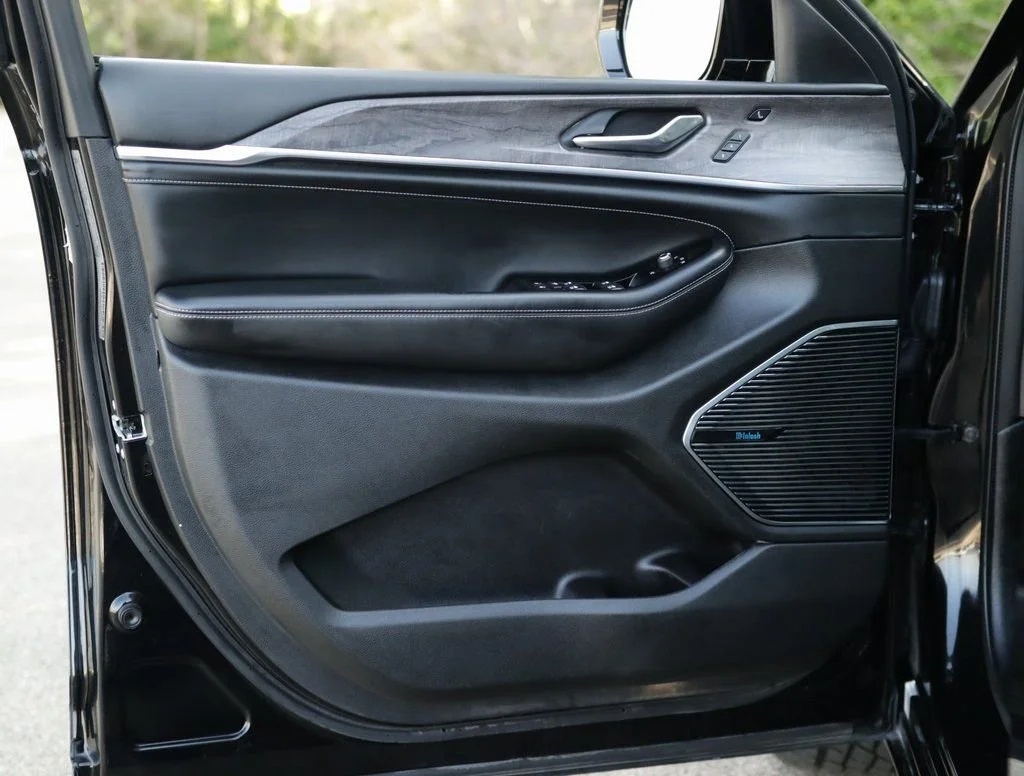 2022 Jeep Grand Cherokee Overland - Photo 30