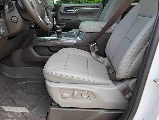 2026 Chevrolet Silverado 1500 LTZ - Photo 9