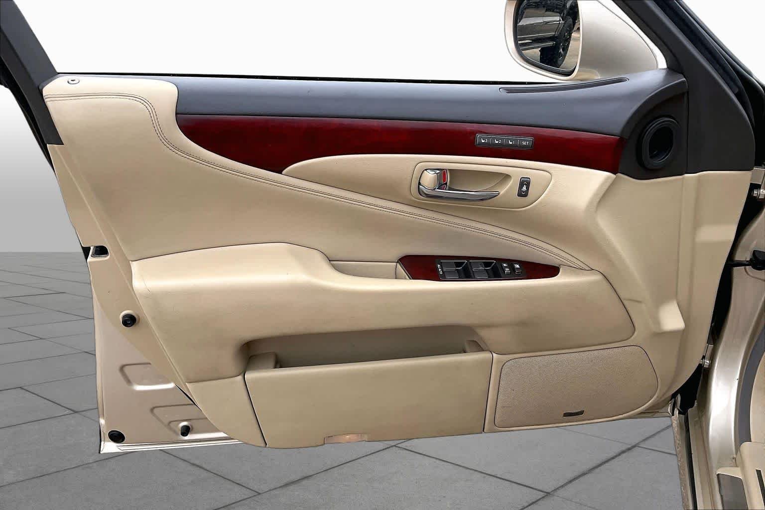 Used 2007 Golden Almond Metallic Lexus  image 21