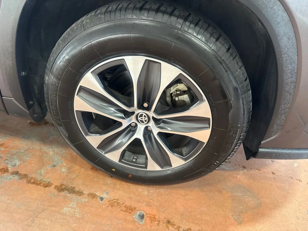 Used 2023 Gray Toyota XLE image 10