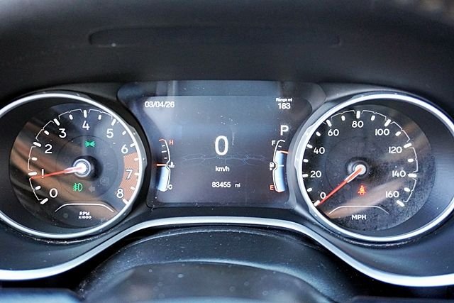 Used 2018 Green Jeep Latitude image 31