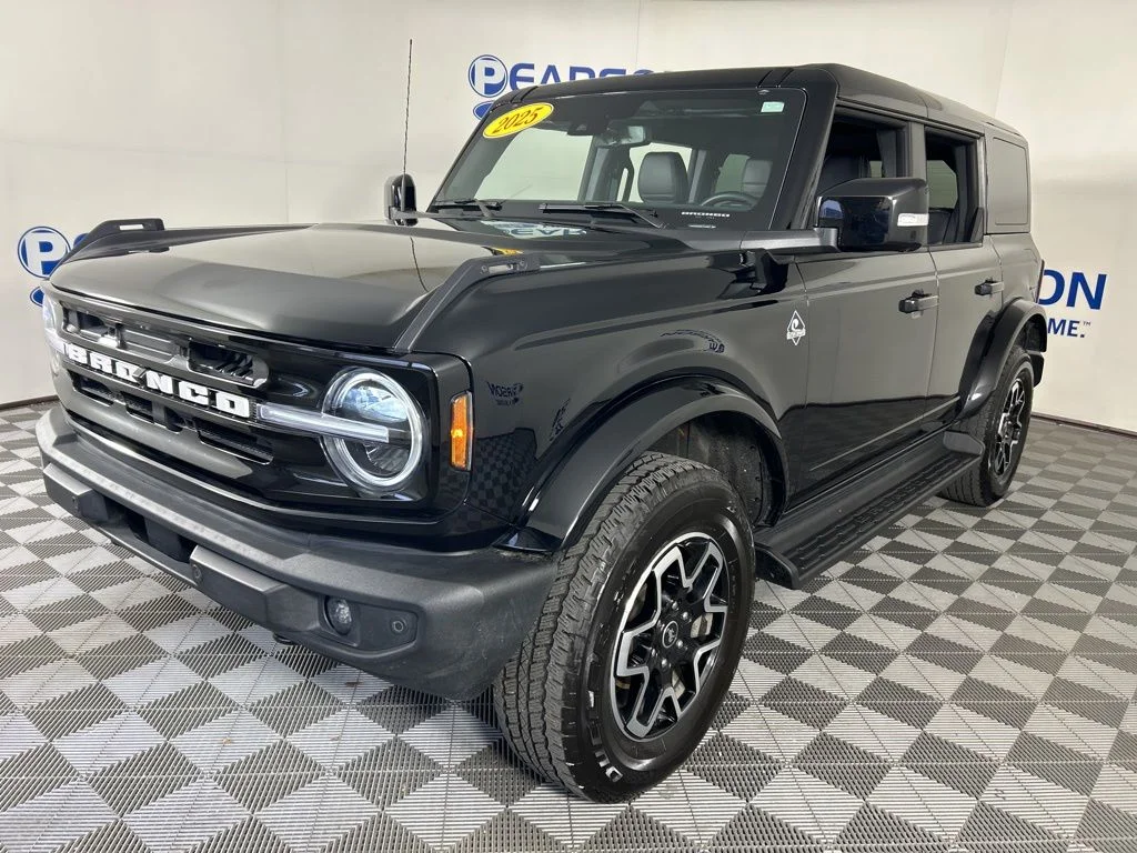 2025 Ford Bronco Outer Banks 4x4's photo