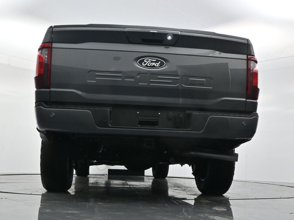 New 2026 Carbonized Gray Metallic Ford XLT image 40