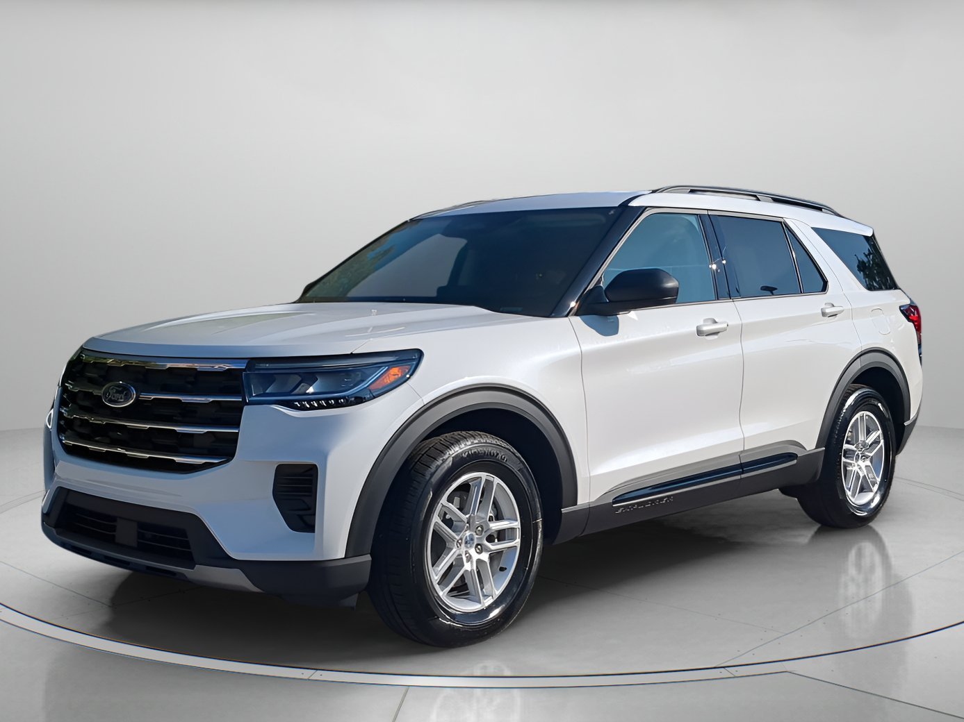 New 2026 Star White Metallic Tri-Coat Ford Active image 1