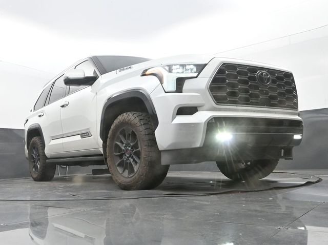 Used 2025 Wind Chill Pearl Toyota Platinum image 9