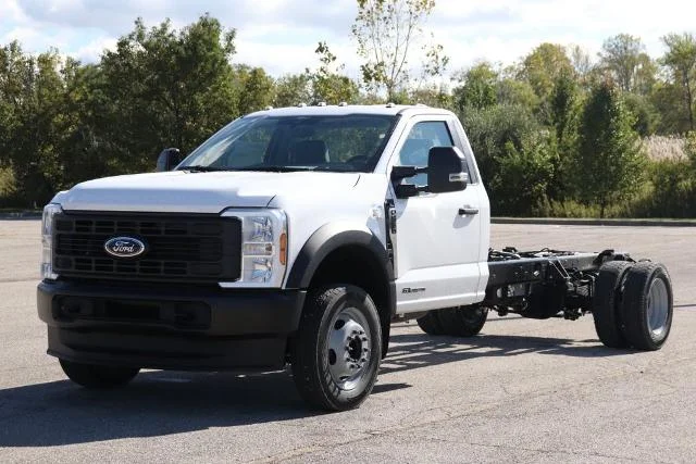 New 2026 Oxford White Ford F-550® XL image 23