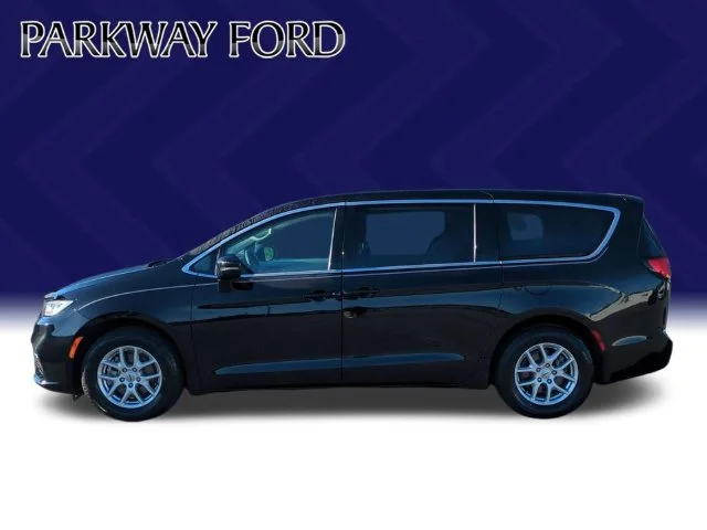 Used 2024 Black Chrysler Touring L image 2