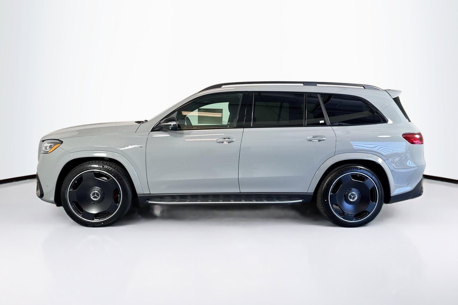 New 2026 MANUFAKTUR Alpine Grey Mercedes-Benz AMG® GLS 63 image 8