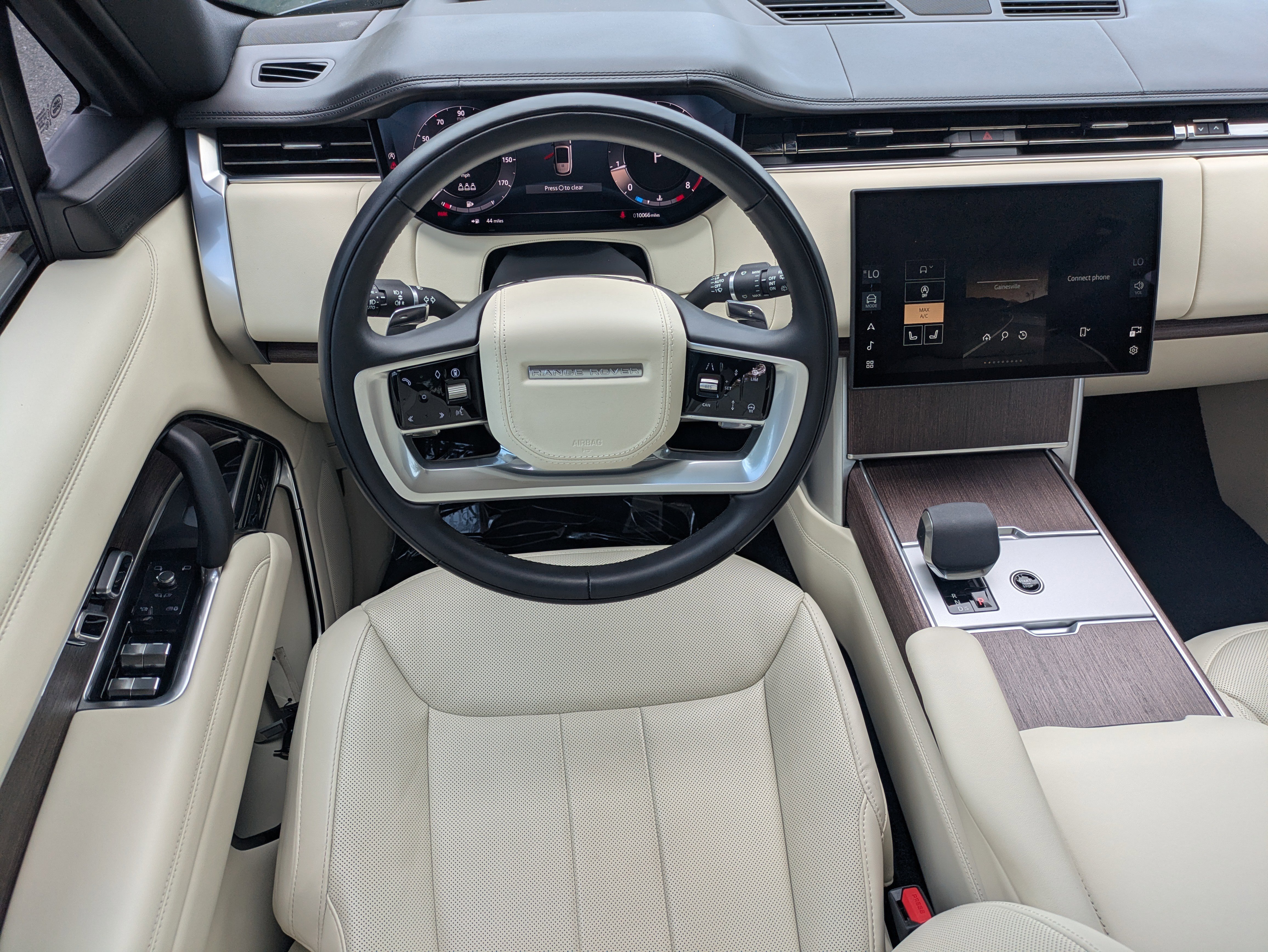 Used 2025 Belgravia Green Metallic Land Rover SE image 16