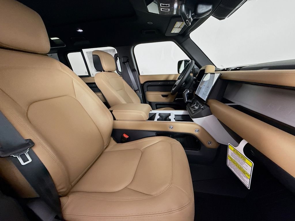 New 2026 Santorini Black Land Rover X-Dynamic SE image 24