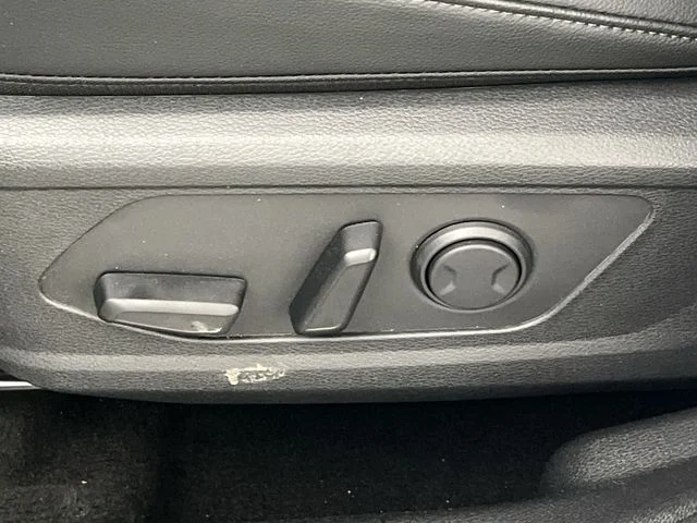 New 2026 Glacial White Pearl Kia EX image 12