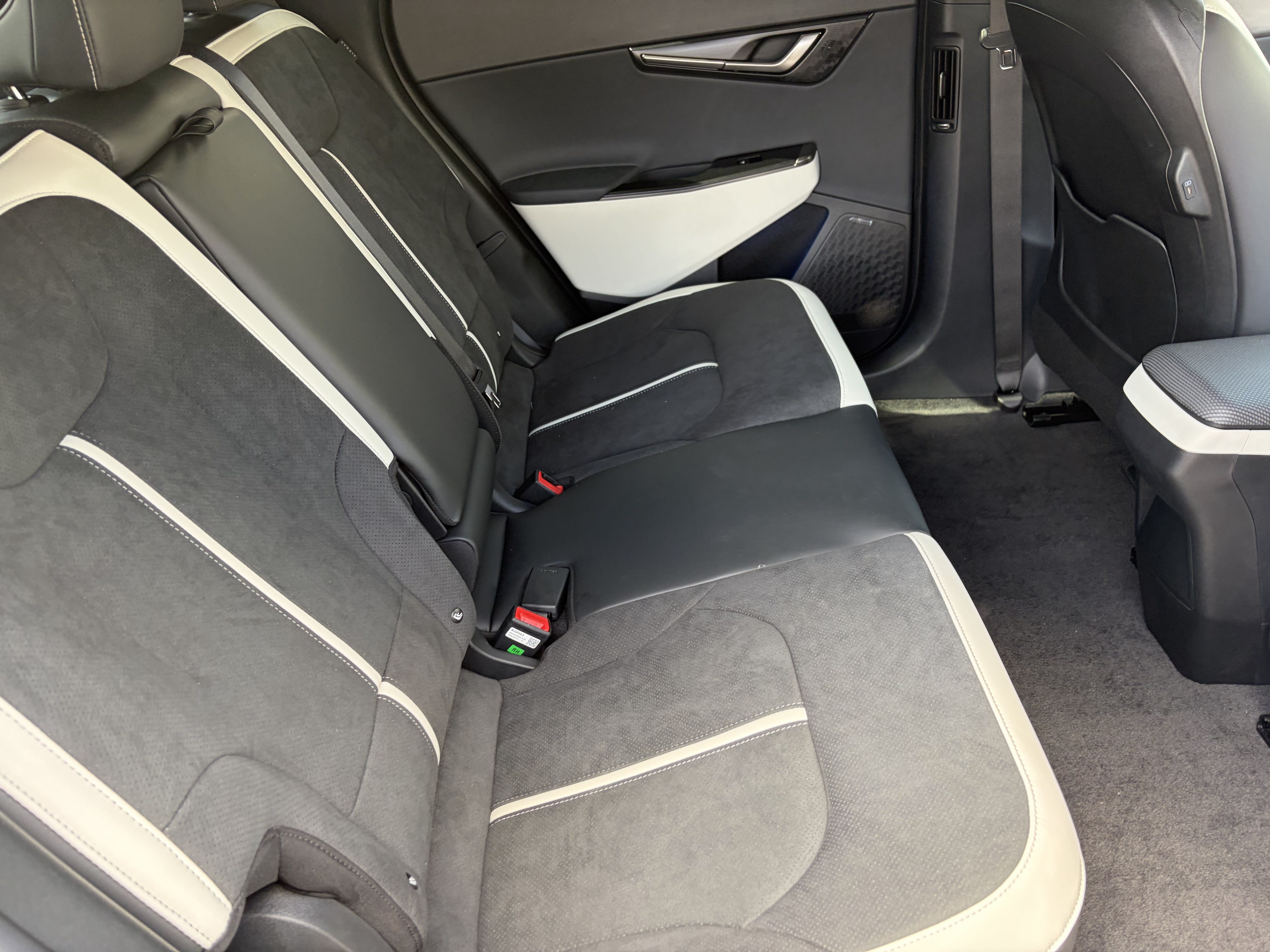 New 2026 Wolf Gray Kia GT-LINE image 11