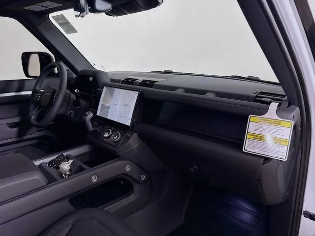 New 2026 Fuji White Land Rover S image 31