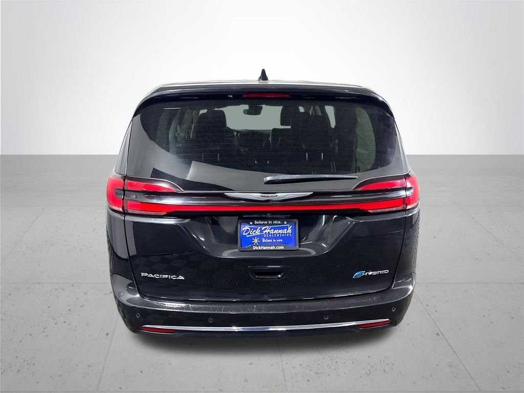 Used 2023 Black Chrysler Touring L image 7