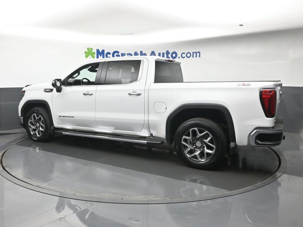 Used 2023 White GMC SLT image 25