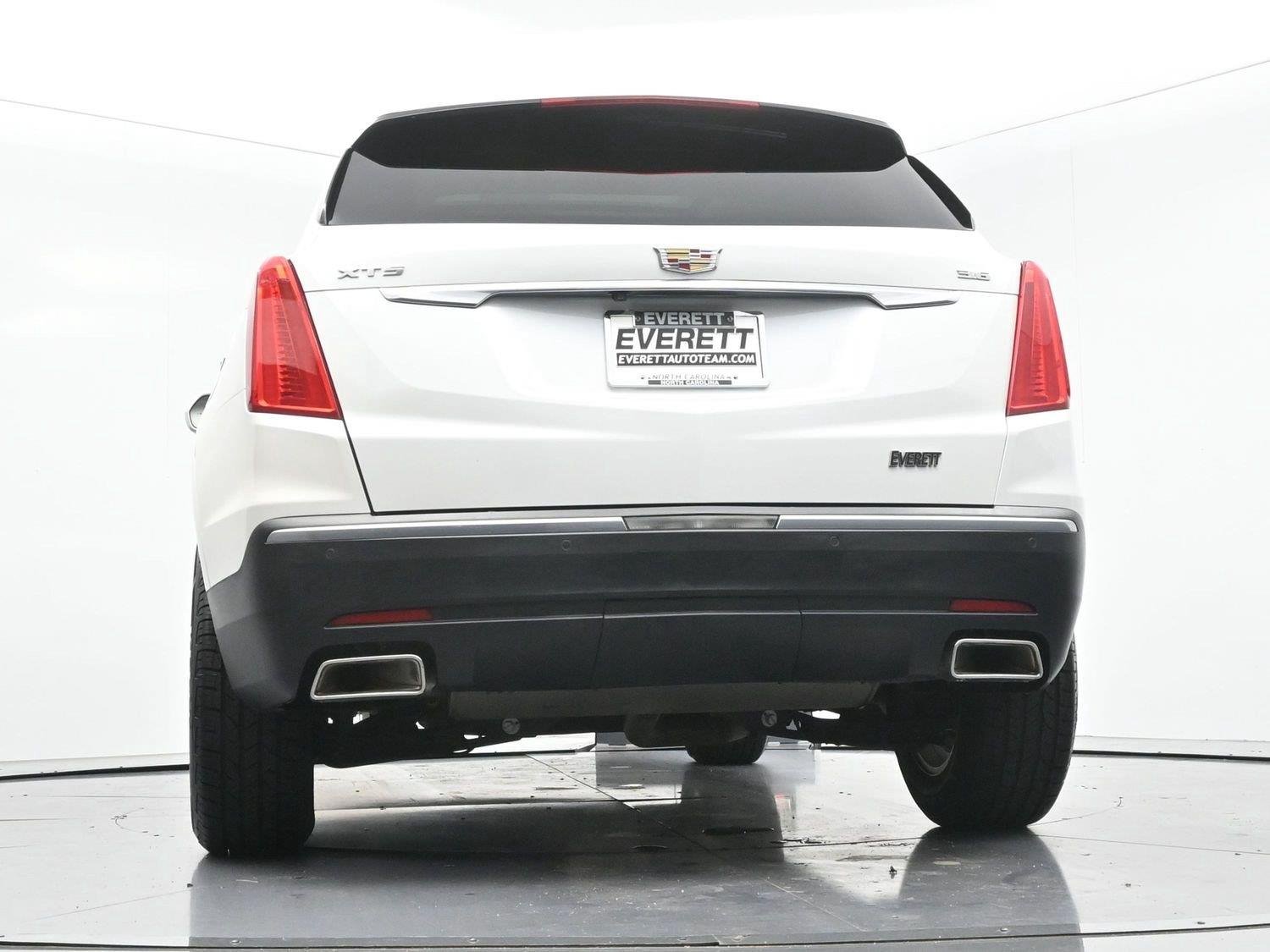 Used 2017 CRYSTAL WHITE TRICOAT Cadillac Luxury FWD image 55