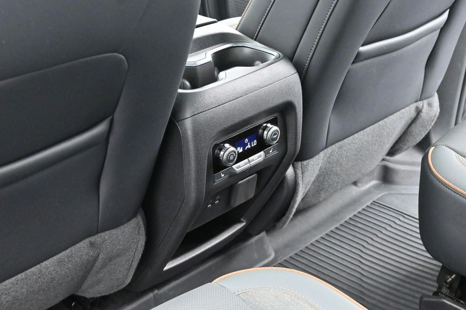 Used 2025 Sterling Metallic GMC AT4 image 34
