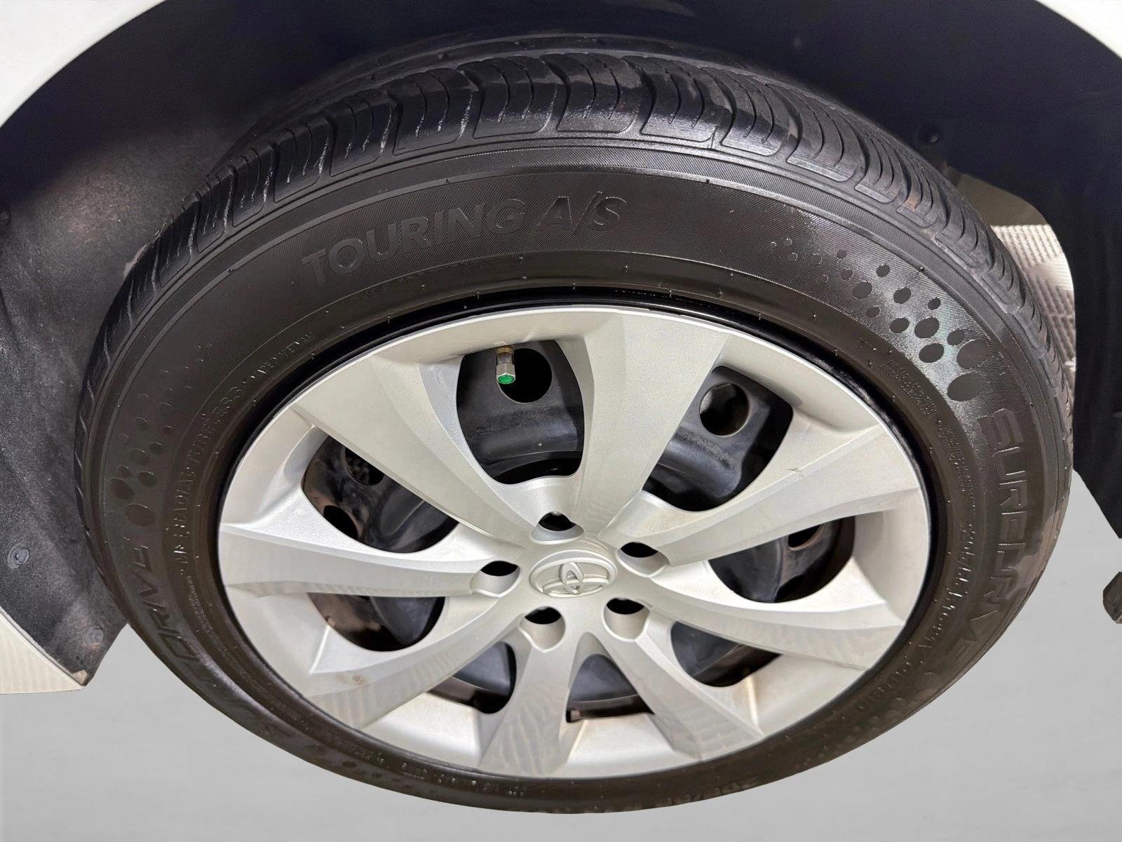 Used 2024 Wind Chill Pearl Toyota LE image 19