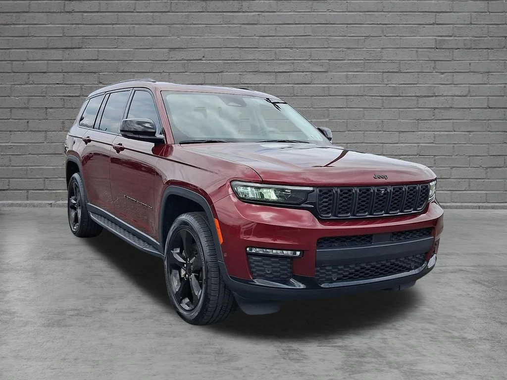 Used 2022 Velvet Red Pear Jeep Limited image 2