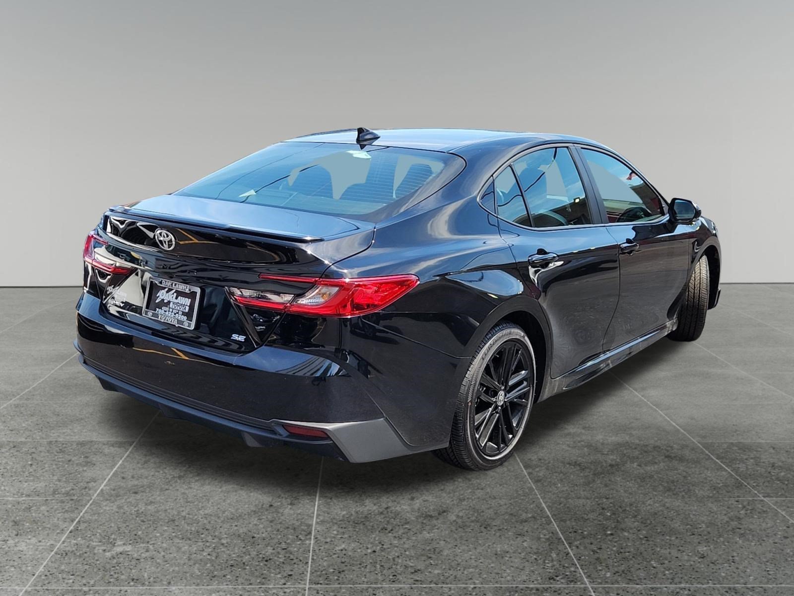 2026 Toyota Camry SE - Photo 7