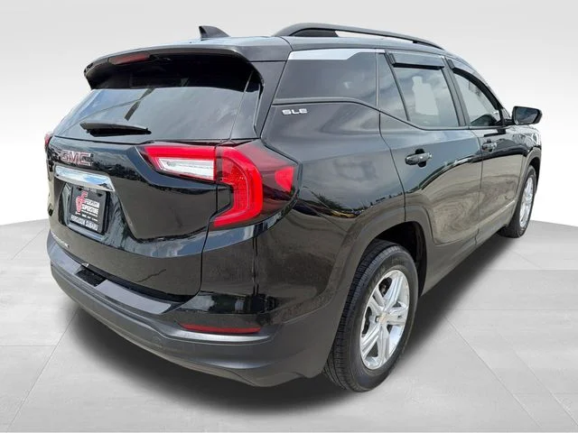 Used 2022 Black GMC SLE image 7
