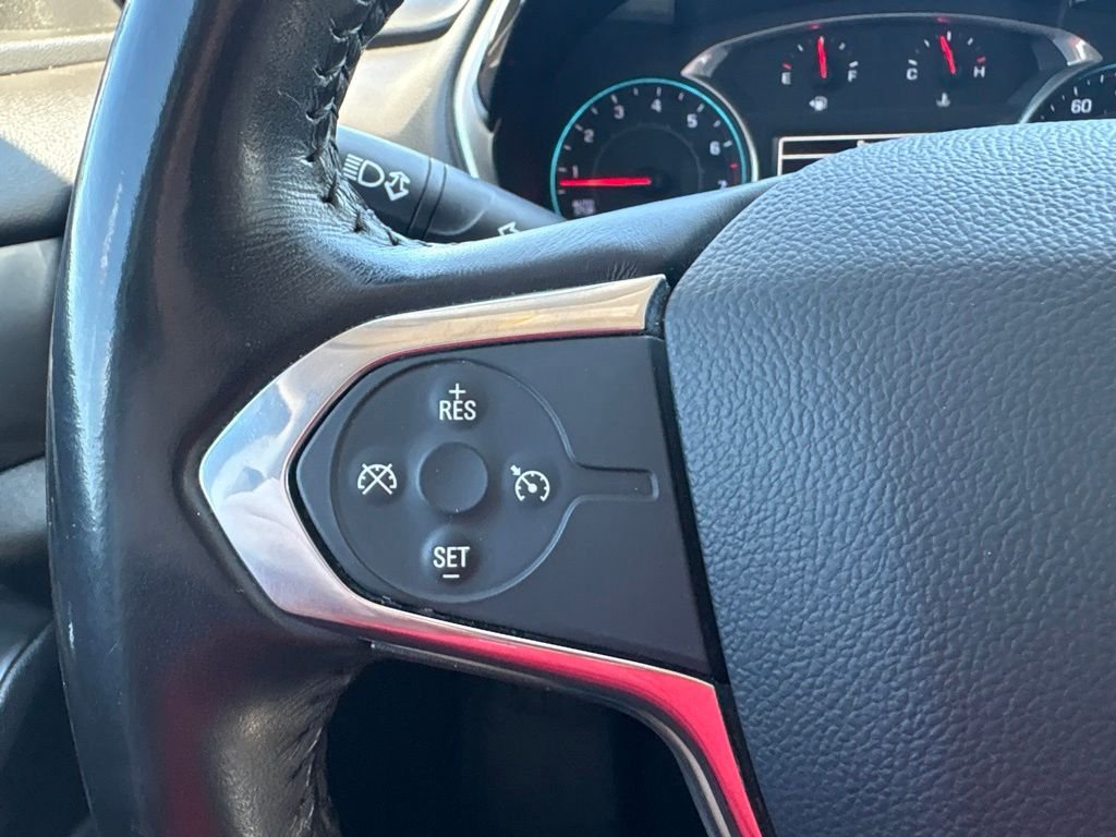 Used 2018 Iridescent Pearl Tricoat Chevrolet LT Cloth w/1LT image 16