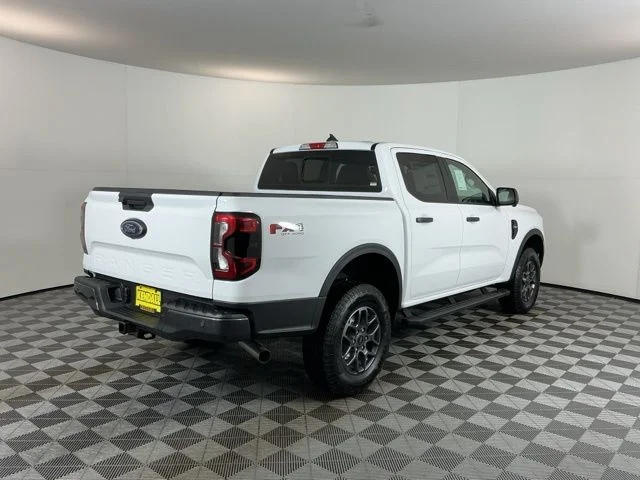 New 2025 Oxford White Ford XLT image 4