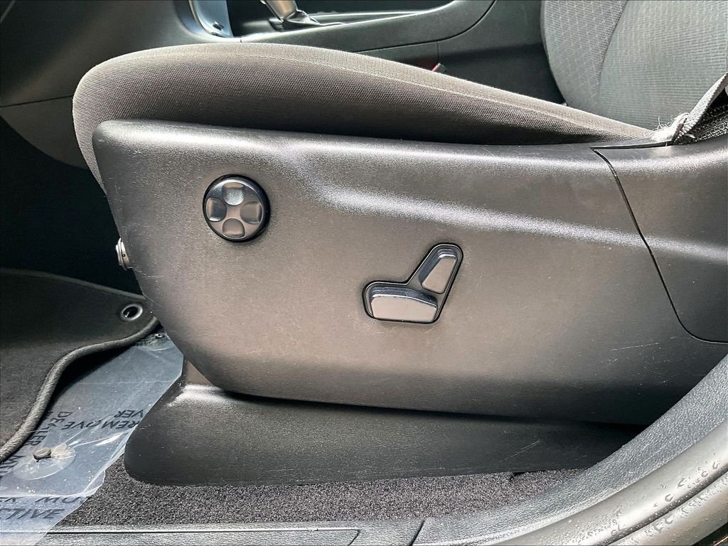 Used 2020 Black Jeep Laredo E image 27