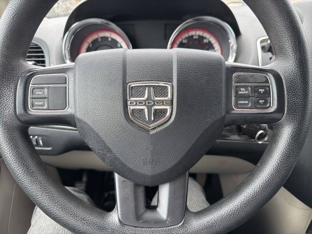 Used 2018 Gray Dodge SE image 2