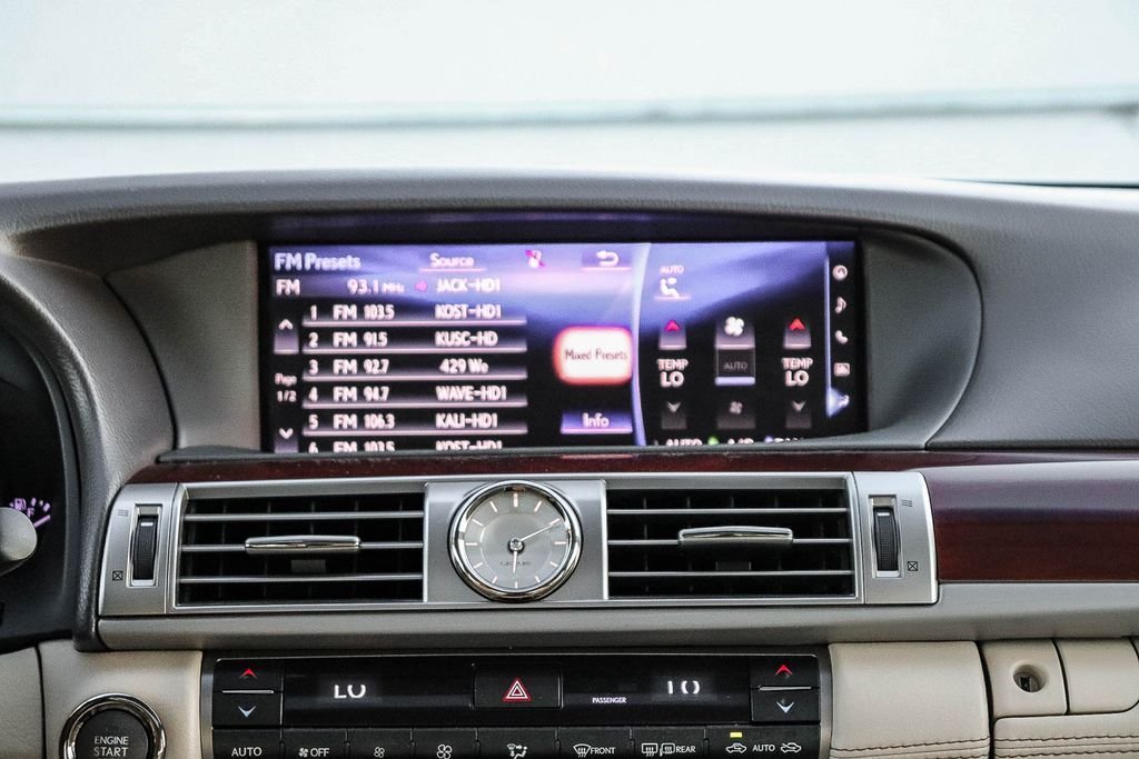 Used 2016 White Pearl Lexus 460 image 17