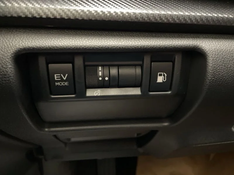 New 2026 CRYSTAL WHITE PEARL Subaru Limited Hybrid image 26