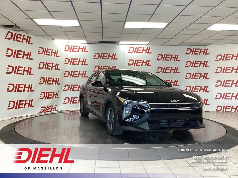 Used 2025 Black Kia LXS image 1
